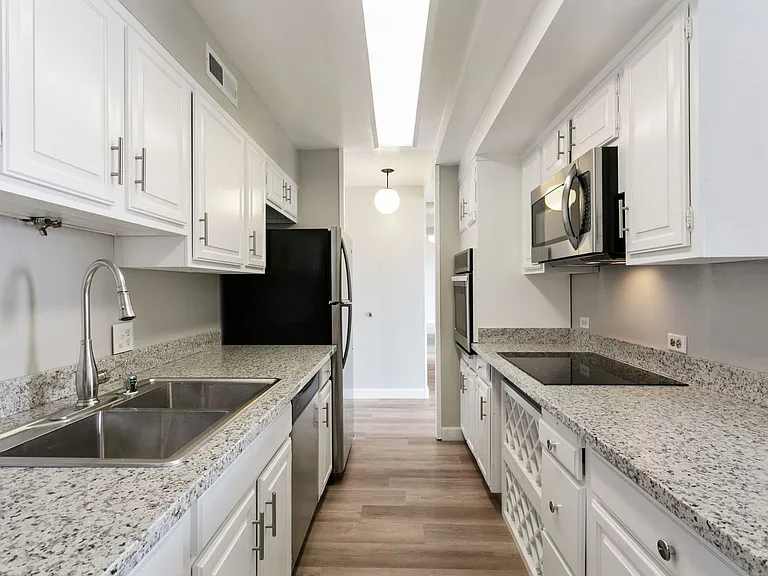 66 Cleary Ct #1501 — Photo 12