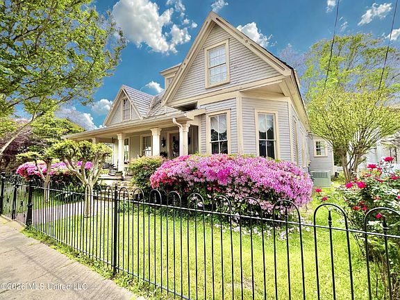 5th image of 205 W Georgetown St