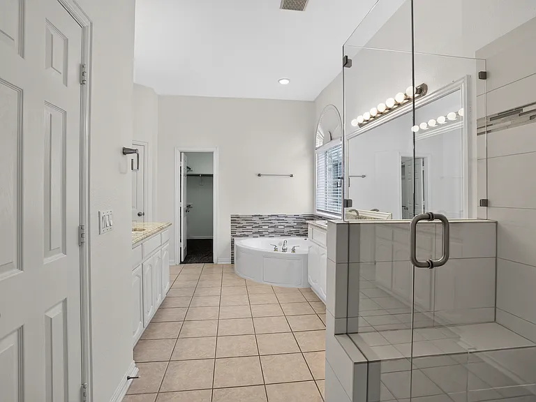 111 Ripplewood Cv — Photo 19