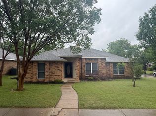 1038 Fairview Ct, Mesquite, TX 75181