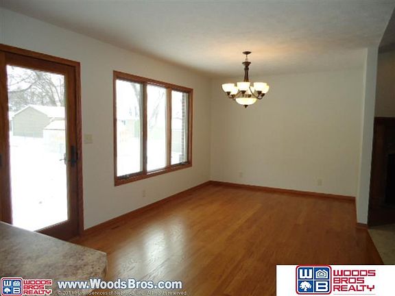 5th image of 704 Thornridge Acres