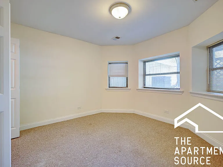 2834 N Albany Ave #G — Photo 5
