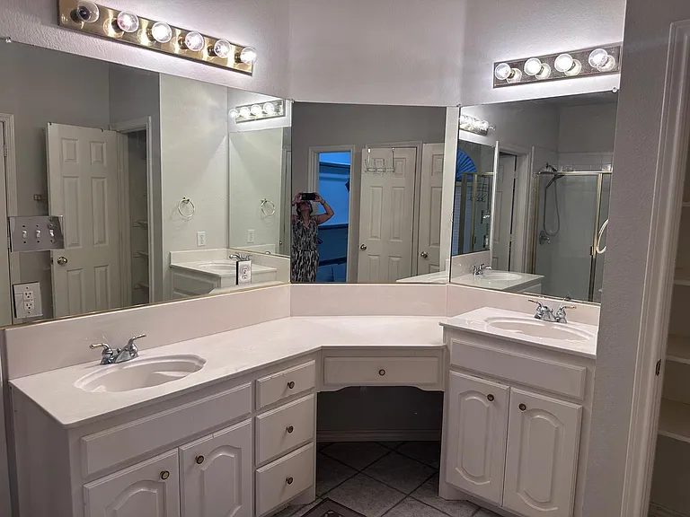 2307 Bay Lakes Ct — Photo 6