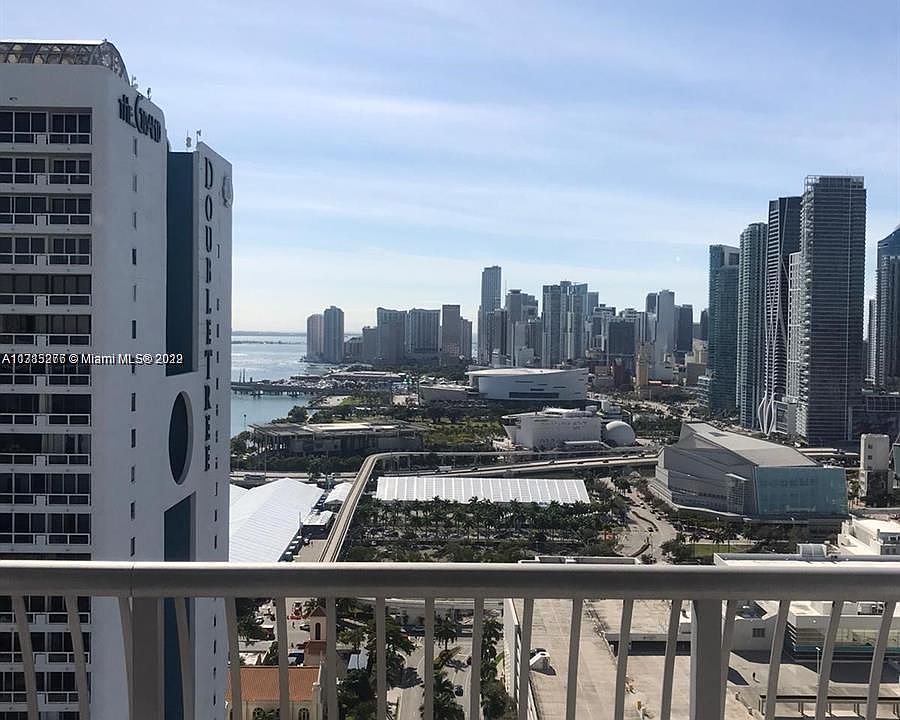 1st image of 1750 N Bayshore Dr APT 3408