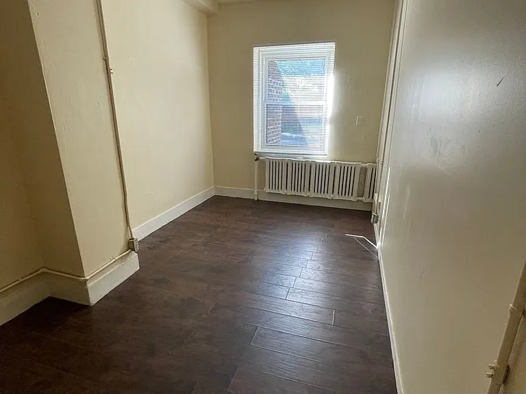 Whitestone Manor Apartments — Photo 4