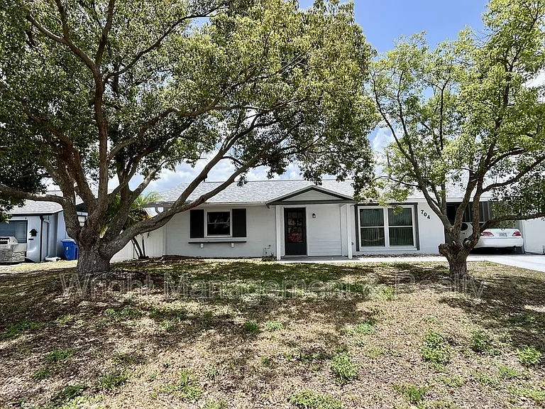 704 Torrey Pines Ave — Photo 2