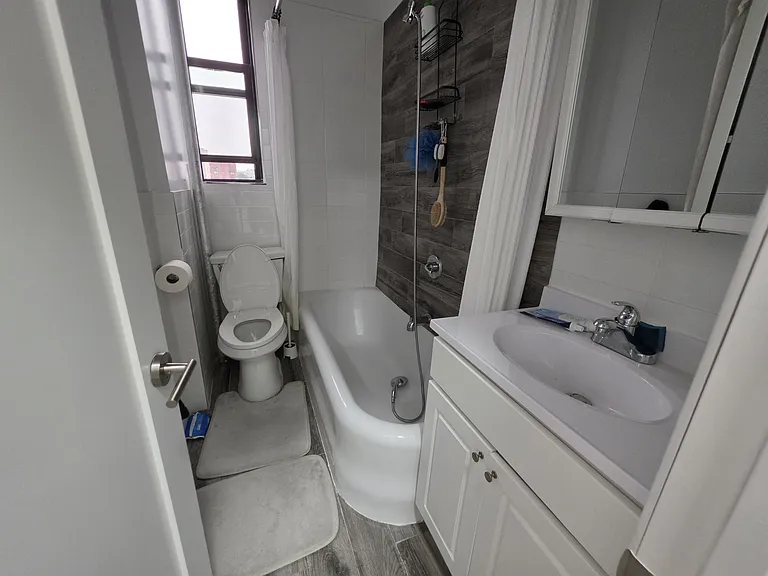 2075 E 16th St #4N — Photo 3