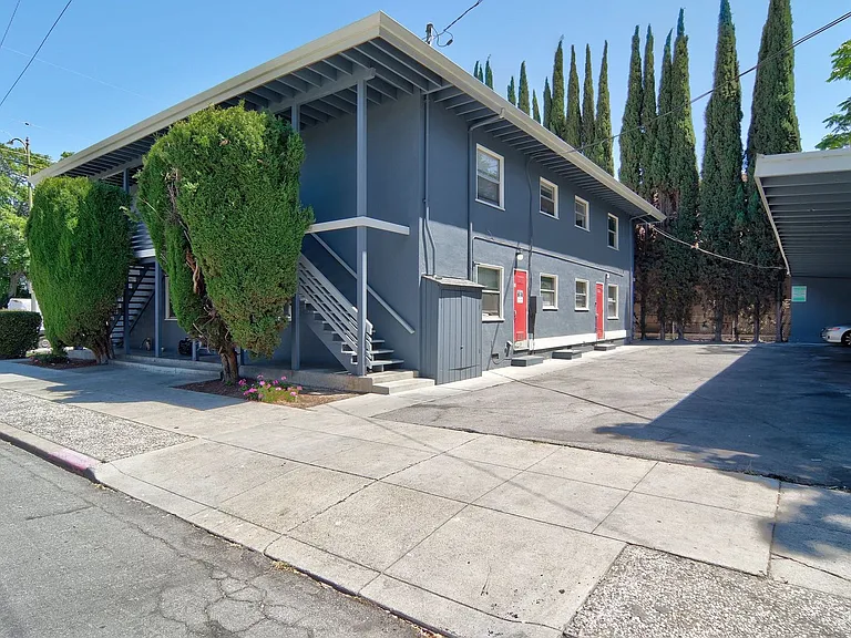 95 N 8th St — Photo 17