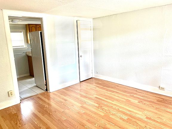 4th image of 3304 18th St N