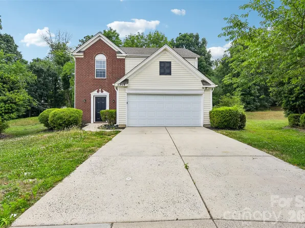 5904 Leawood Run Ct, Charlotte, NC 28269