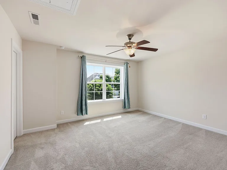 304 Atwood Dr — Photo 23