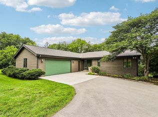 W333S221 Glen Oaks DRIVE, Delafield, WI 53018