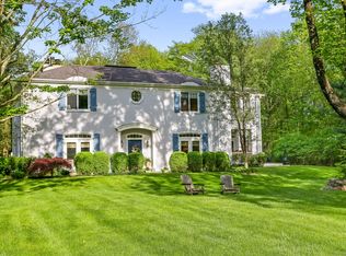 326 Hollow Tree Ridge Rd, Darien, CT 06820