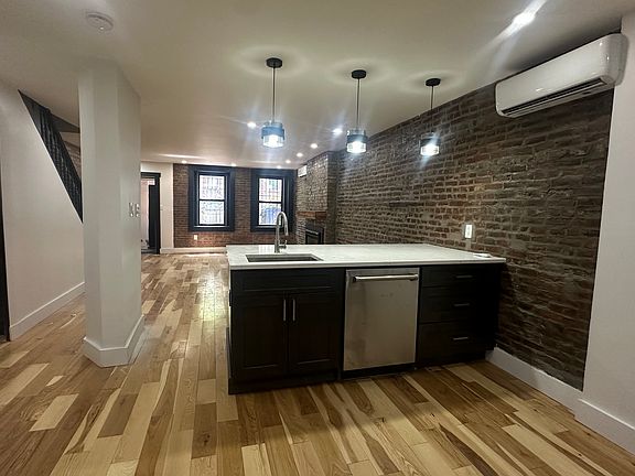 4th image of 161 Saint Marks Ave #1