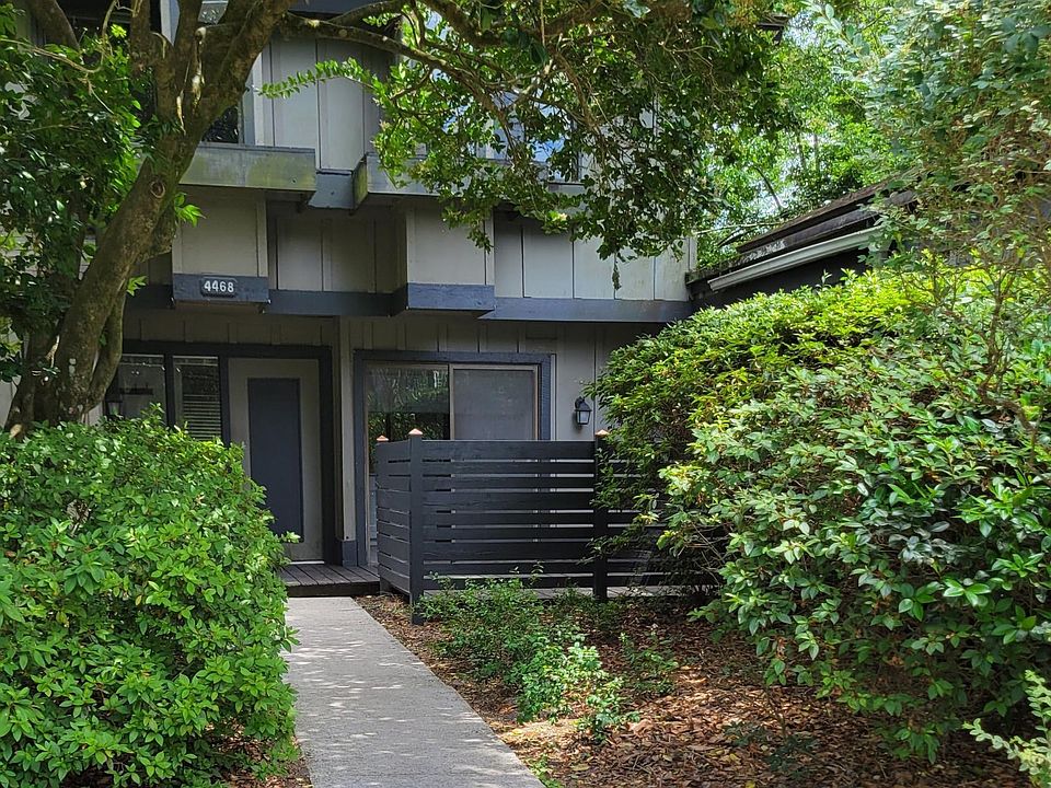 View of front walkway.