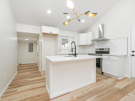 5th image of 4705 N Longworth Ave