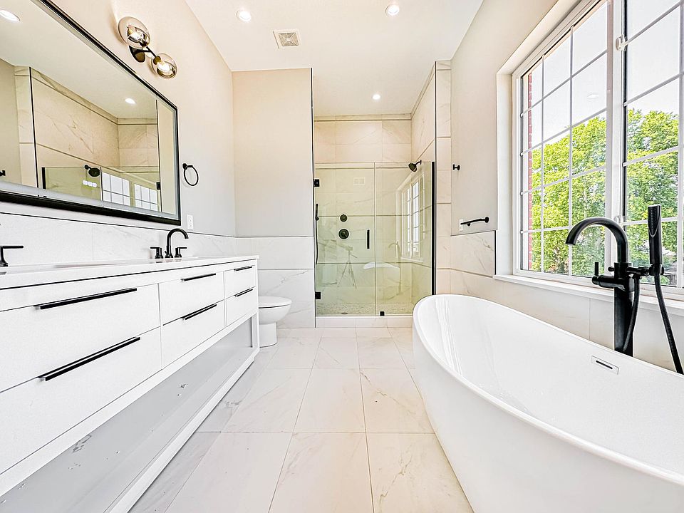 1st image of 2616 S 18th St #25
