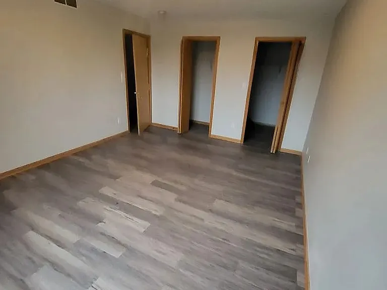 1325 SE Delaware Ave #1 — Photo 5