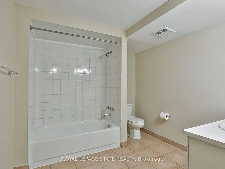 400 York Blvd #208 — Photo 18