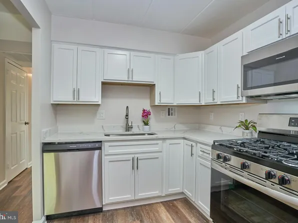 5703 Indian Ct #13, Alexandria, VA 22303