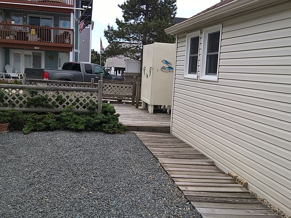 4th image of 16 Bellevue St