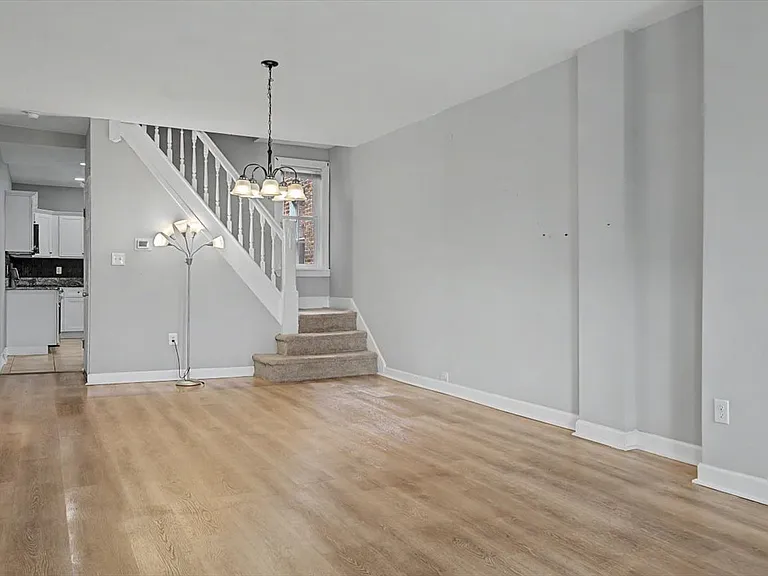 203 N Dupont St — Photo 7