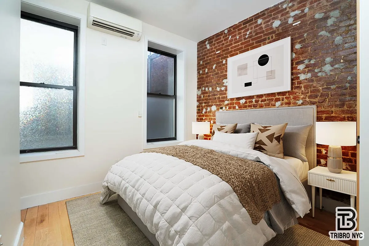 Building Photo - 386 E 23rd St #2D
