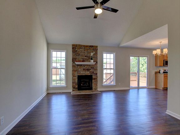 3rd image of 1672 Cedar Springs Cir