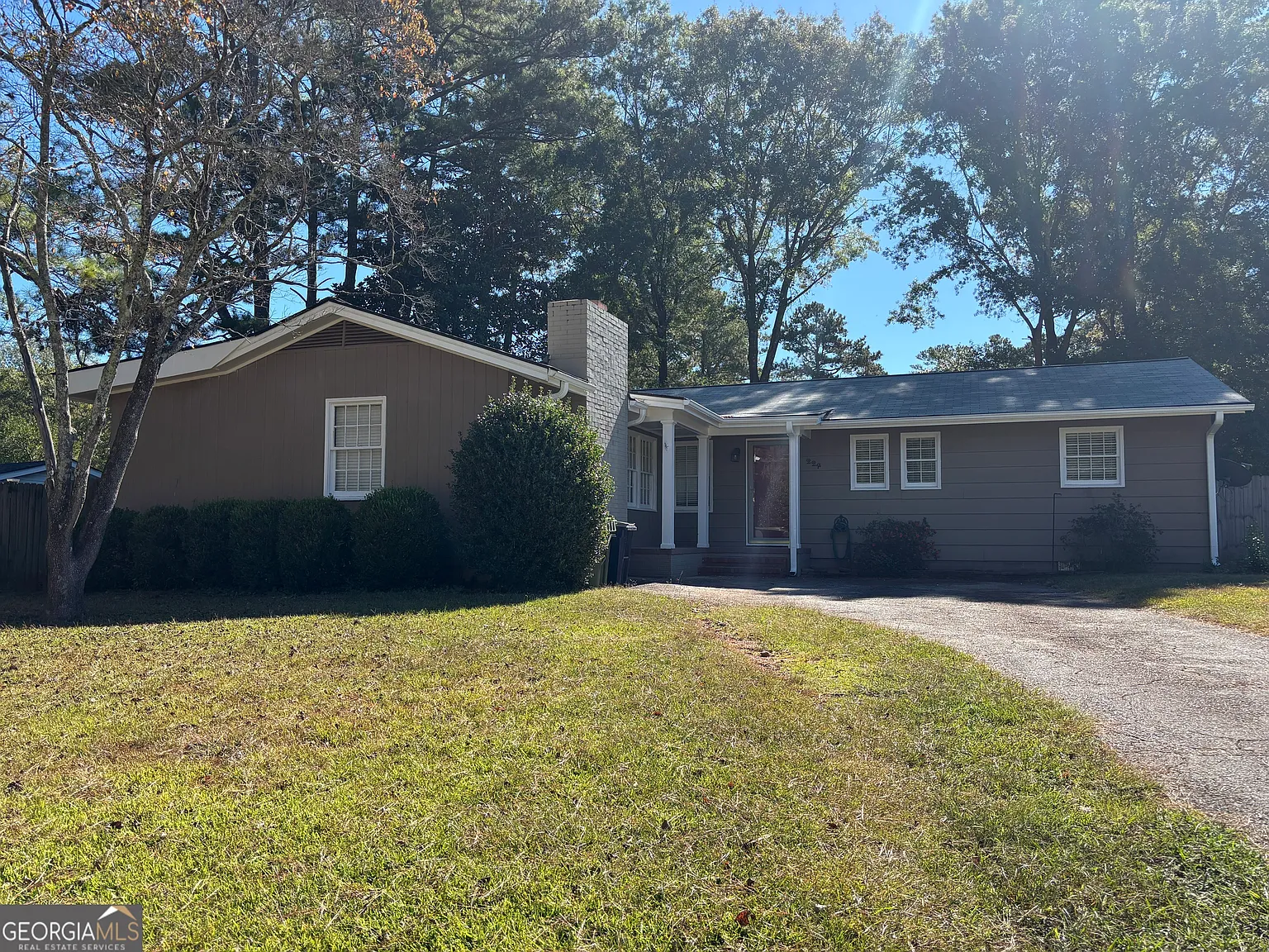224 Laramie Rd photo 1