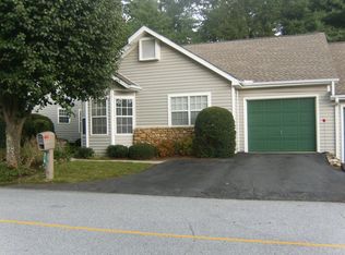 318 Laurel Park Pl, Hendersonville, NC 28791