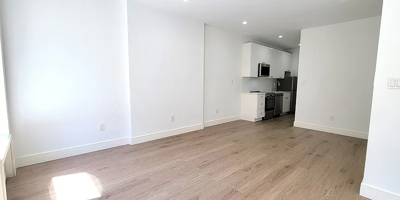 Rented by Plaza Real Estate Group | media 3