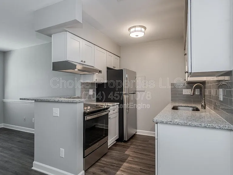 406 W 9th St #203 — Photo 6