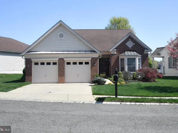 73 S Valentine Dr, Garnet Valley, PA 19060