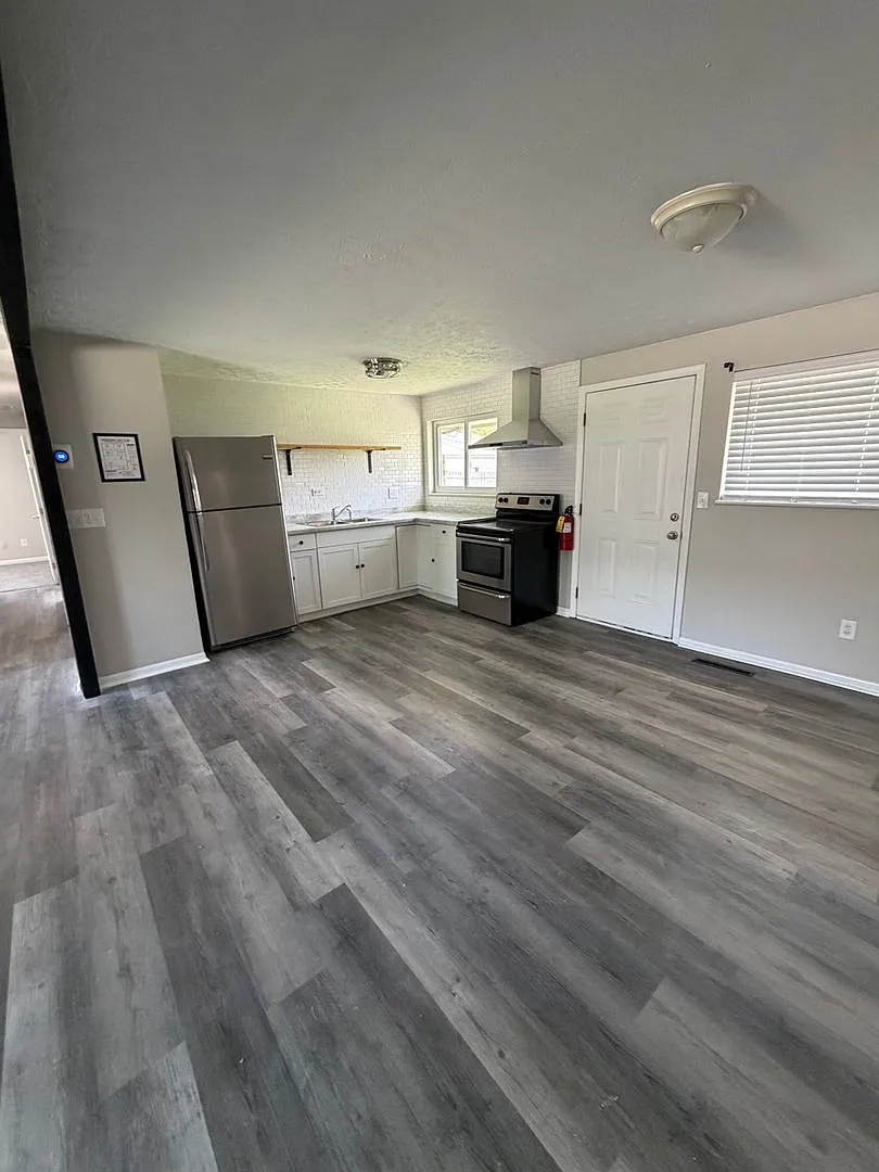 Welcome home to this inviting rental property in Huber Heights — Photo 4