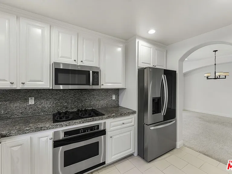 1820 Benecia Ave #402 — Photo 41
