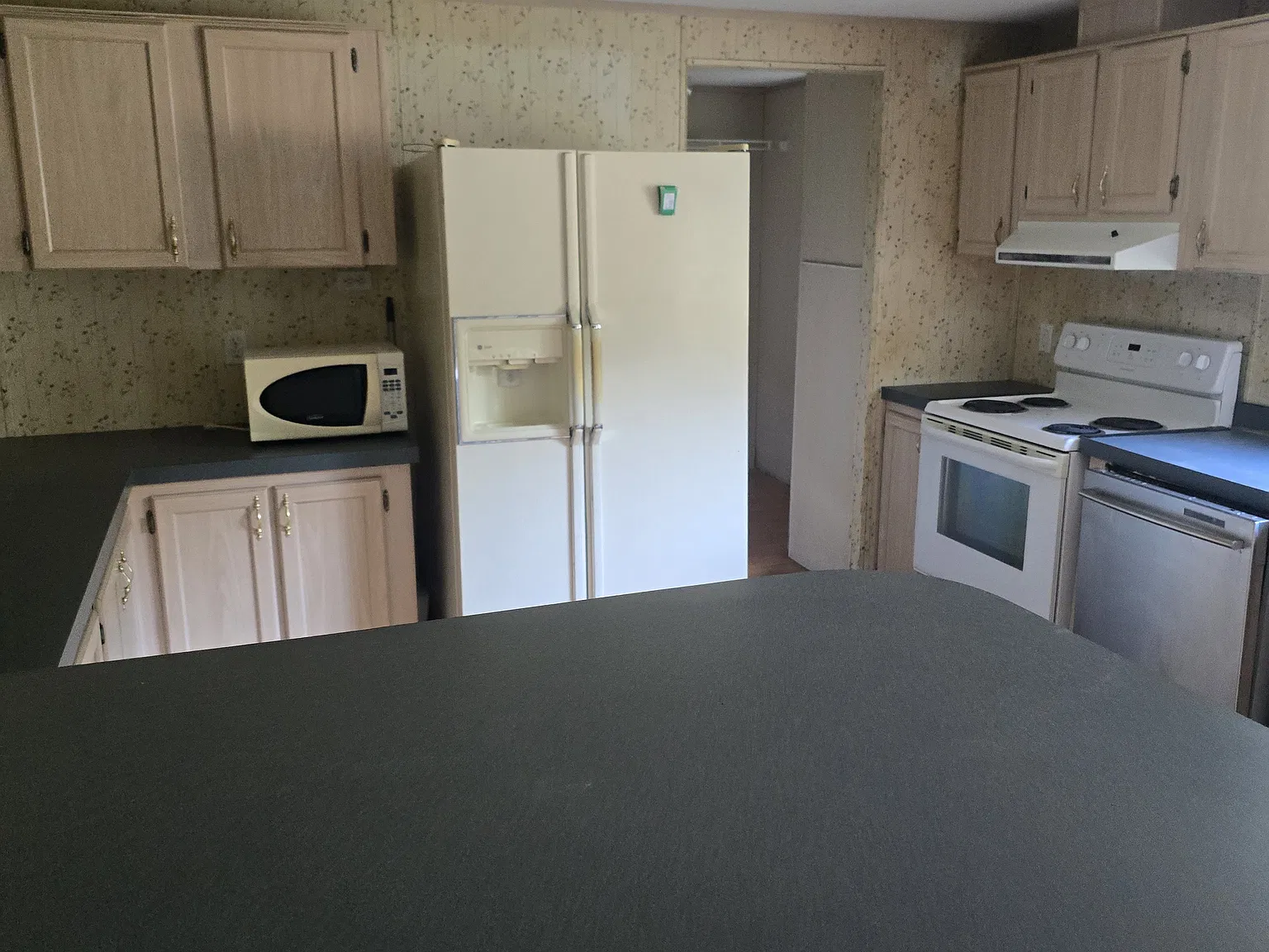 3 bed, 1568 sqft, $2,200 — Photo 1