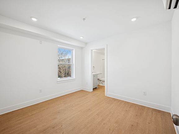 2nd image of 3819 Olive St