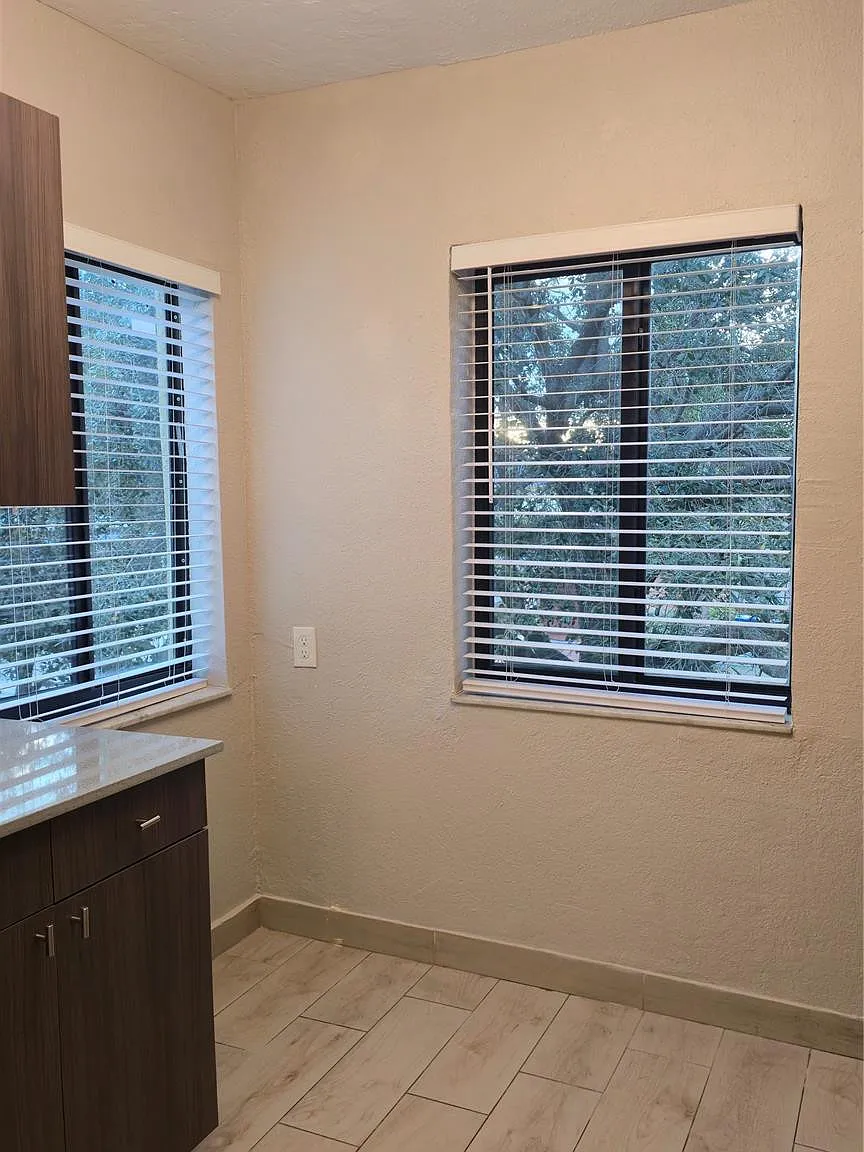 2 bed, 1.0 bath, 875 sqft, $1,900 — Photo 4