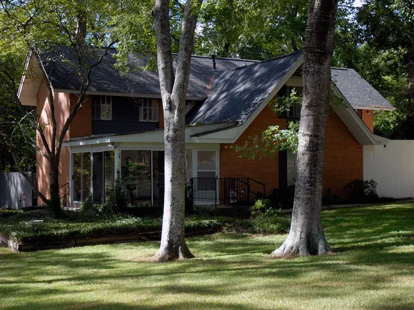 2105 Pleasant St, Huntsville, TX 77320