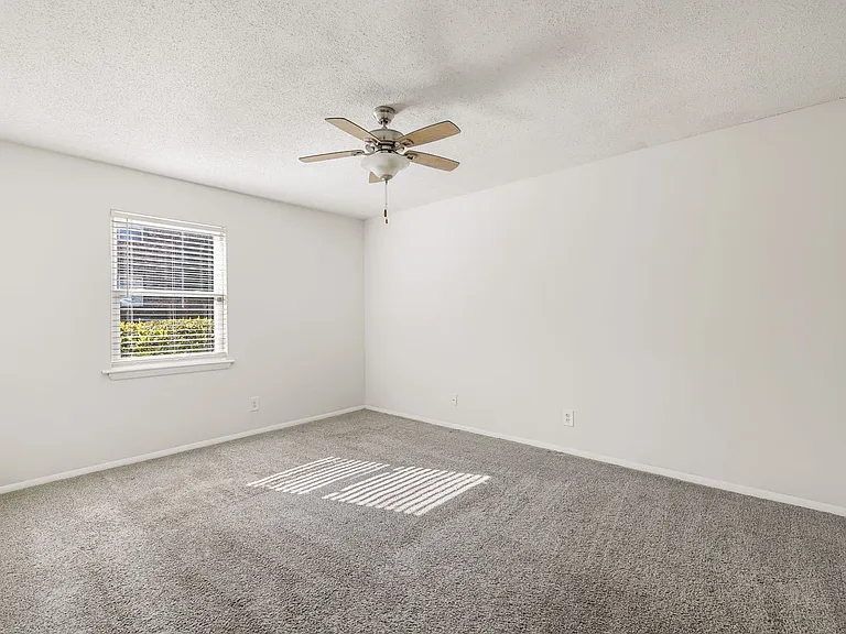 The Riverview — Photo 26