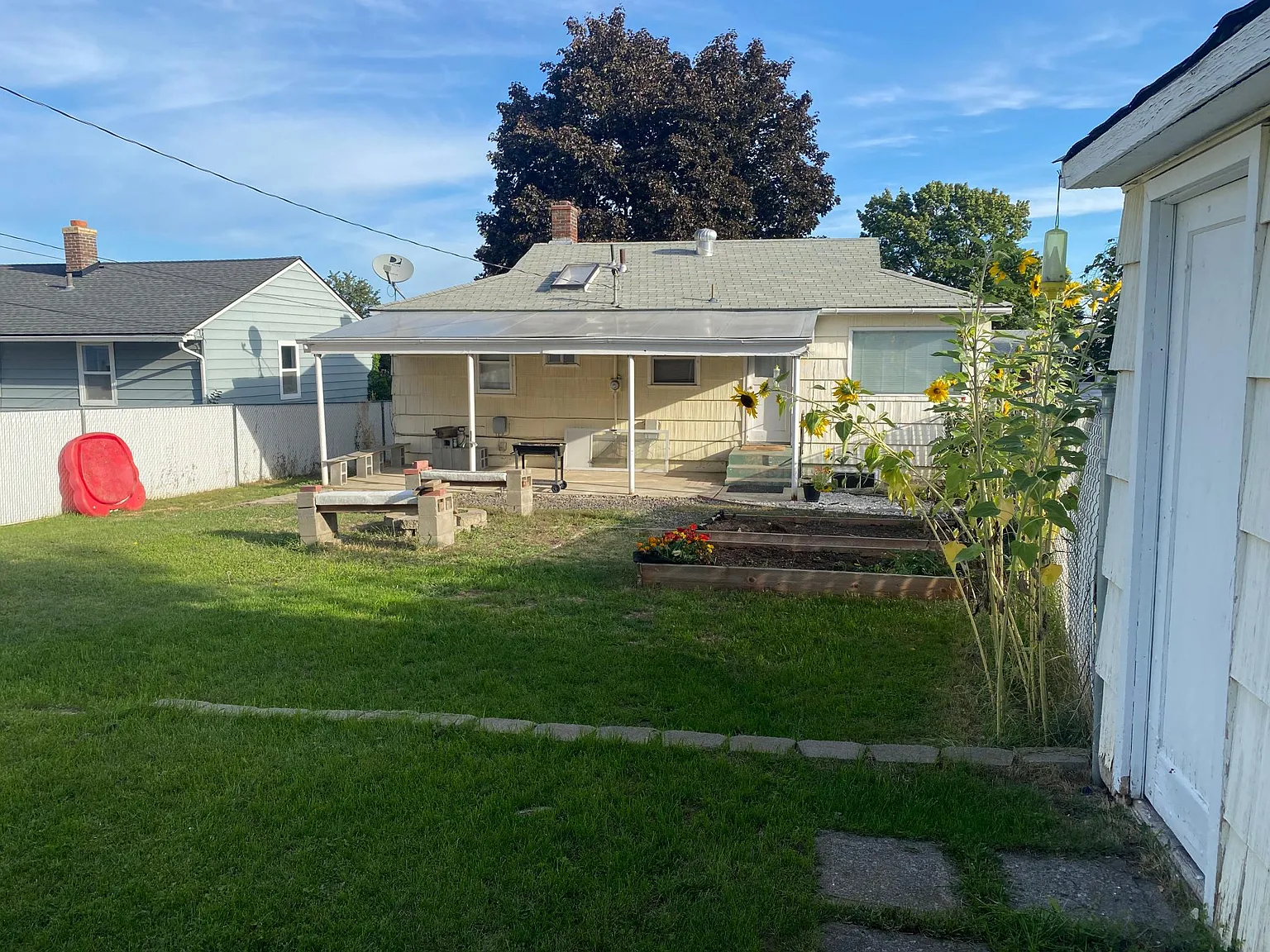 3320 E 20th Ave — Photo 2