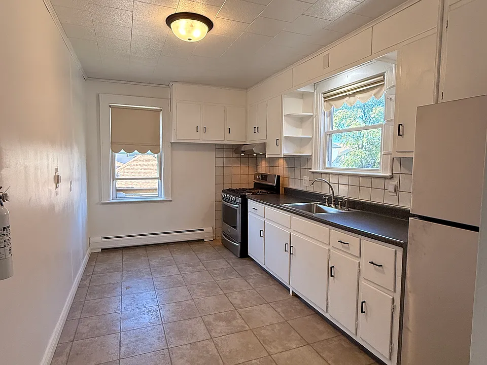 579 Oregon Ave #1