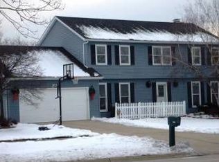 3945 Huntington Blvd, Hoffman Estates, IL 60192