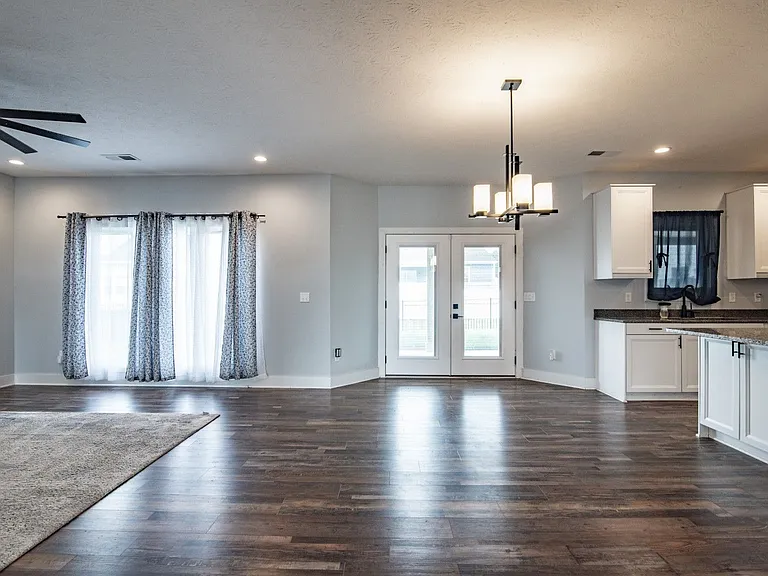109 Gaston Cir — Photo 17