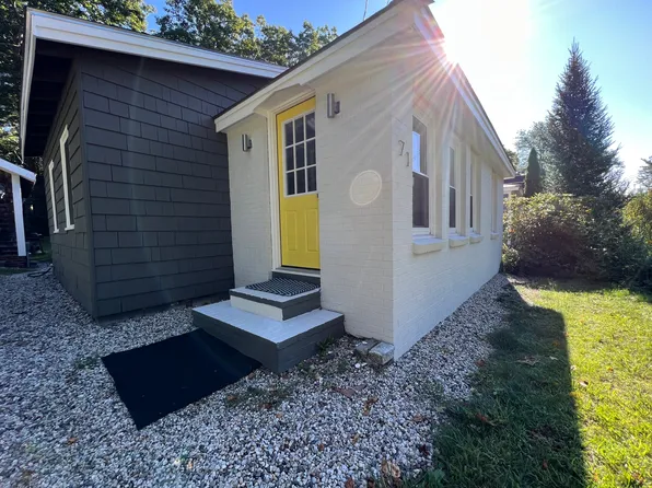 71 Underwood Rd, Falmouth, ME 04105