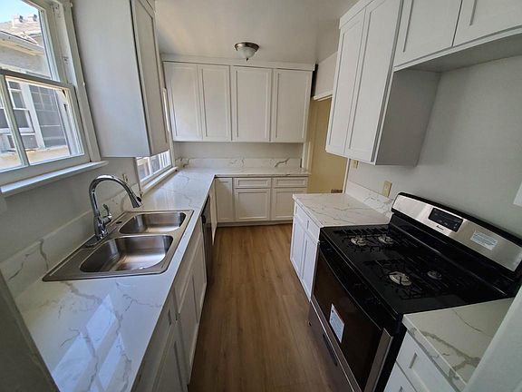 4th image of 425 Shirley Pl #3