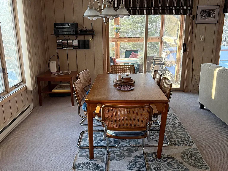127 Mountain Ridge Rd — Photo 2
