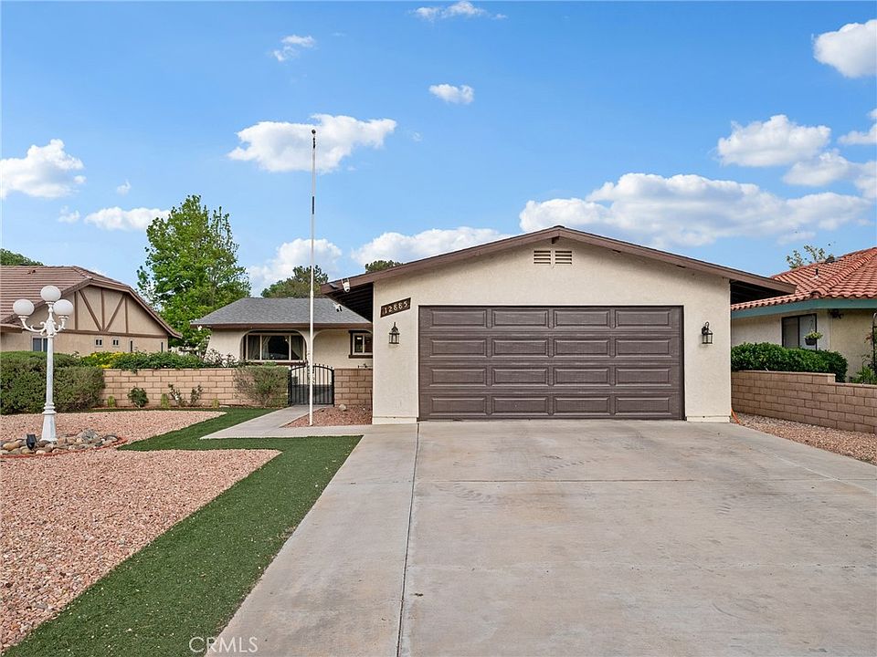 1st image of 12885 Golf Course Dr