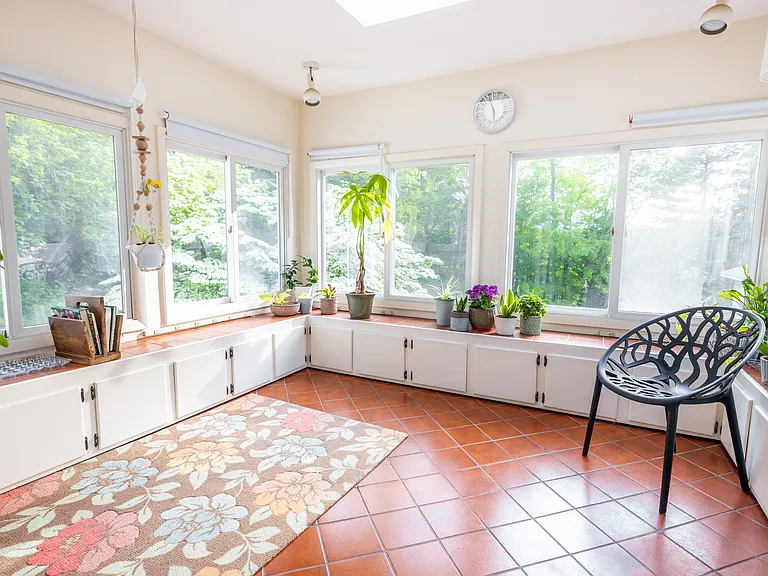 384 Walnut St — Photo 10