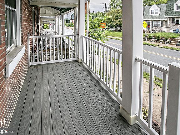 5th image of 15 Franklin Ave